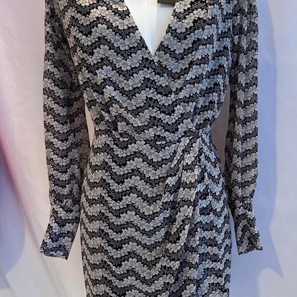 NWT The Kooples Black and white patterned and lined wrap dress‎ - Picture 1 of 8